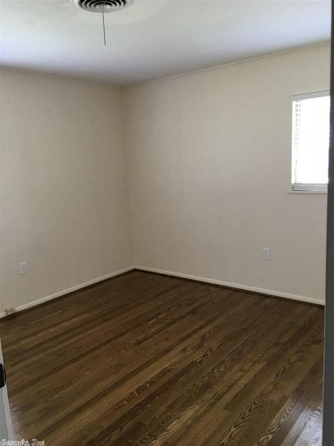 823 W Maple St, Benton, AR 72015 photo 15