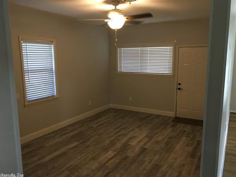 823 W Maple St, Benton, AR 72015 photo 14