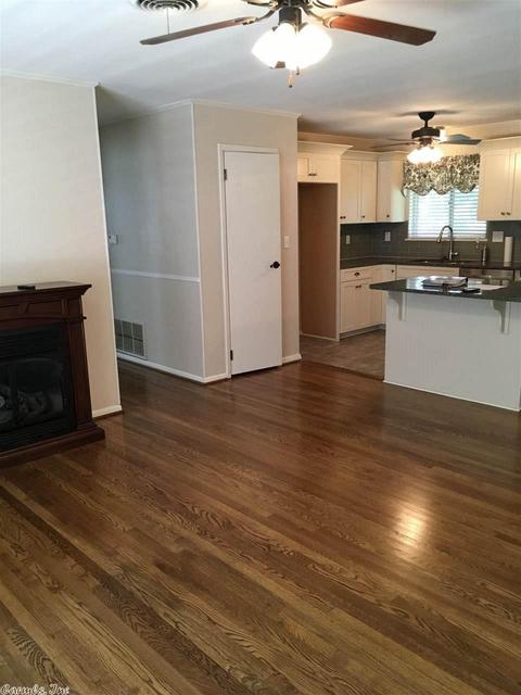 823 W Maple St, Benton, AR 72015 photo 23
