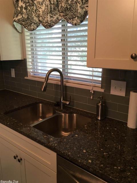 823 W Maple St, Benton, AR 72015 photo 10