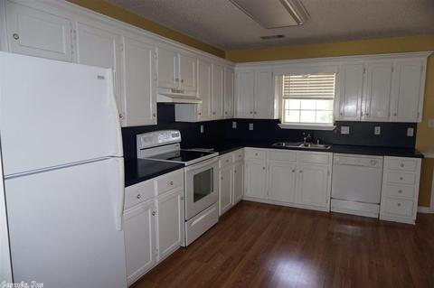 905 April Ln, Beebe, AR 72012 photo 4