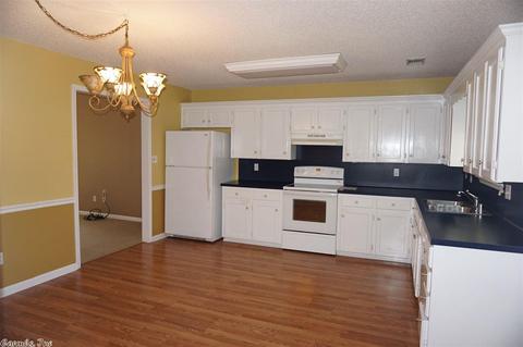 905 April Ln, Beebe, AR 72012 photo 6