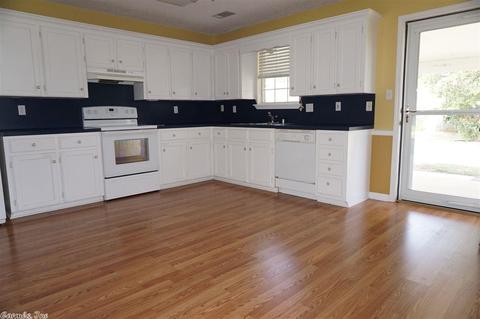 905 April Ln, Beebe, AR 72012 photo 5