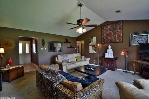 46 Gregory, Conway, AR 72032 photo 4