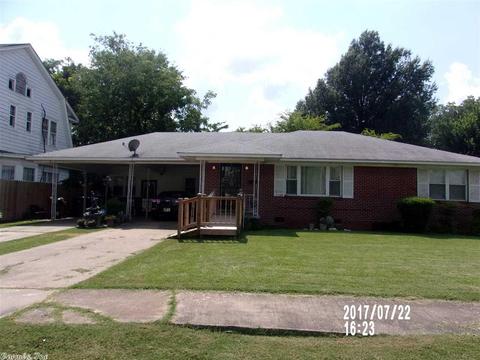 1520 S Pine St, Pine Bluff, AR 71603 photo 1