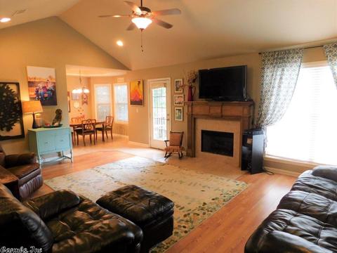 121 Madrid Dr, Benton, AR 72015 photo 3