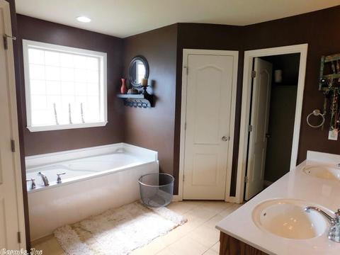121 Madrid Dr, Benton, AR 72015 photo 10