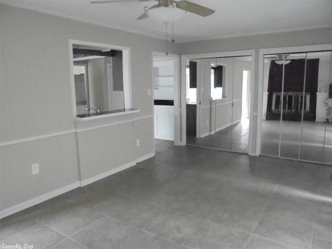 512 Greenbriar Dr, Pine Bluff, AR 71603 photo 4