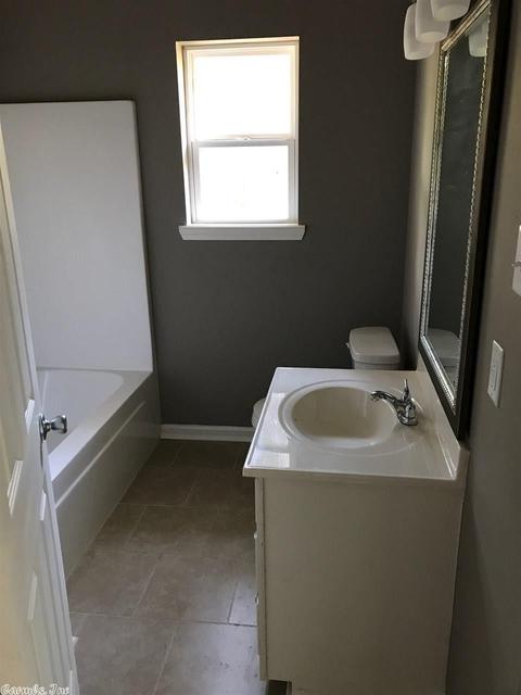 314 Oliver, Conway, AR 72034 photo 5