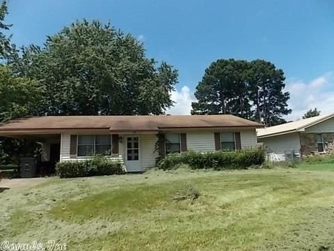 205 Fairway, Conway, AR 72034 photo 1