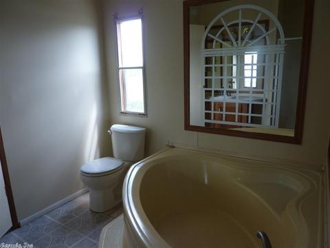 174 Heather Loop, Lonoke, AR 72086 photo 15
