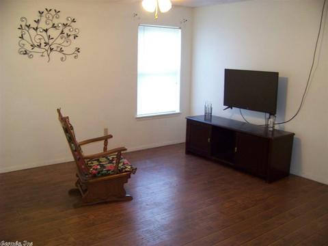 622 Halbert, Malvern, AR 72104 photo 3