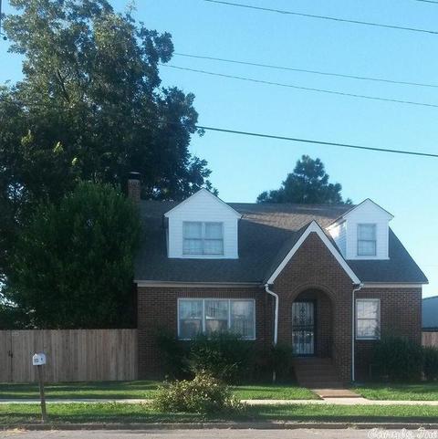 113 W Poplar, Paragould, AR 72450 photo 1