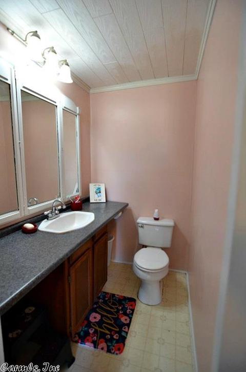 300 11th St, Mena, AR 71953 photo 8