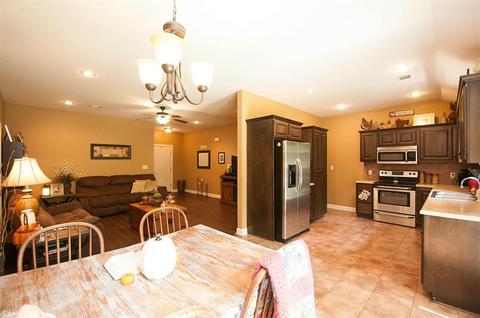 60 Eaglebrook, Conway, AR 72032 photo 5