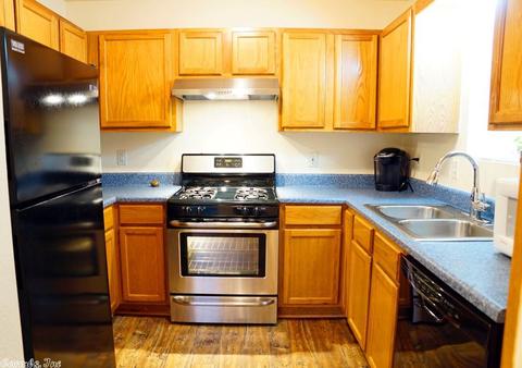 1712 Dixie St, Benton, AR 72015 photo 2