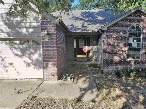2300 Cherry Xing, Benton, AR 72015 photo 1