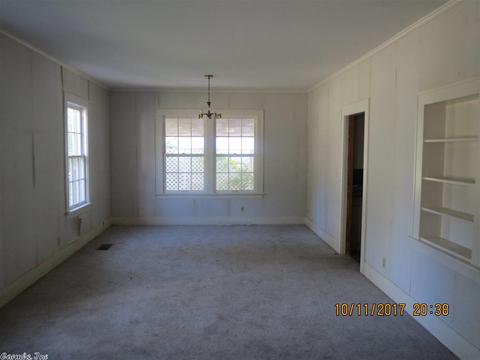 205 W Ash, Warren, AR 71671 photo 4
