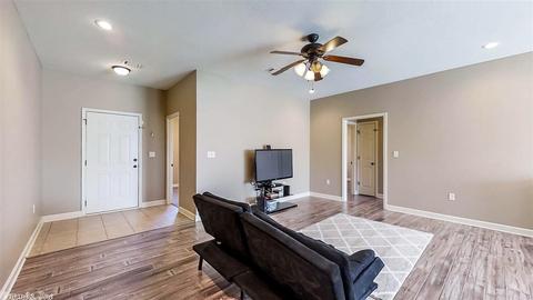 25 Eaglebrook Dr, Conway, AR 72032 photo 3