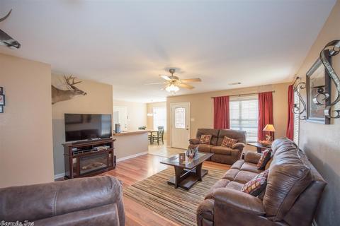 1604 Michael Dr, Benton, AR 72019 photo 4