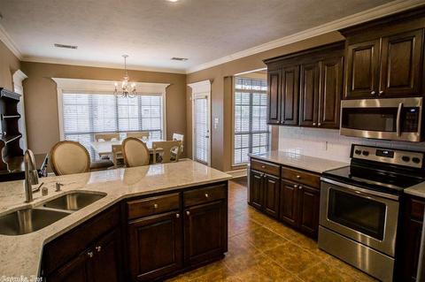 1545 Gardenia, Conway, AR 72034 photo 4