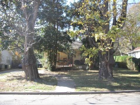 209 Oliver, Conway, AR 72034 photo 2