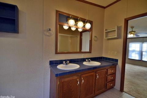 42 N Madrid, Conway, AR 72032 photo 25