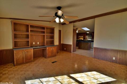 42 N Madrid, Conway, AR 72032 photo 17