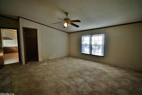 42 N Madrid, Conway, AR 72032 photo 19