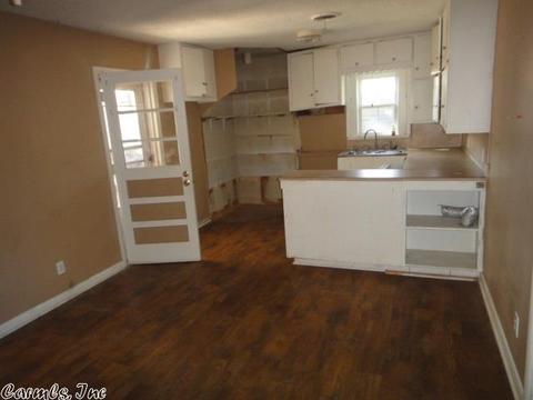 701 E 4th St, Bald Knob, AR 72010 photo 8