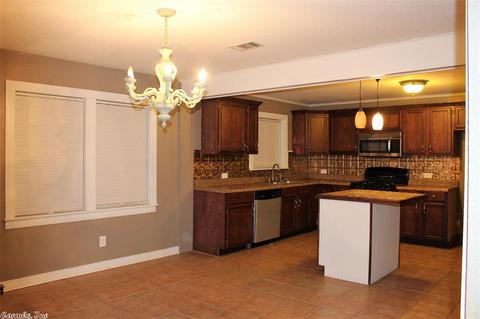 1330 Pine Bluff St, Malvern, AR 72104 photo 6