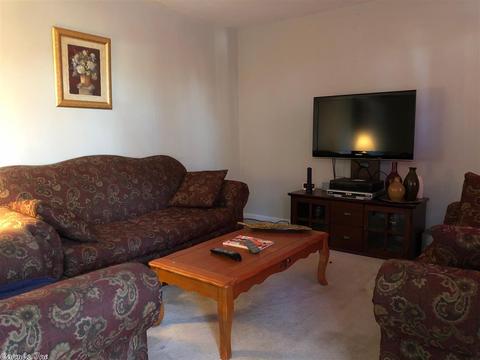 215 Eleventh, De Queen, AR 71832 photo 3