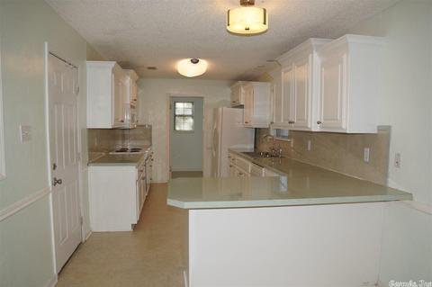 1320 Leon Dr, Benton, AR 72015 photo 4