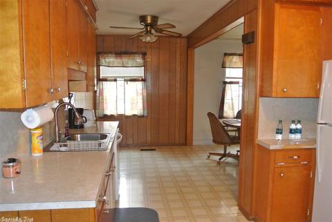 708 W North St, Benton, AR 72015 photo 7