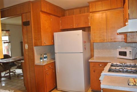 708 W North St, Benton, AR 72015 photo 8