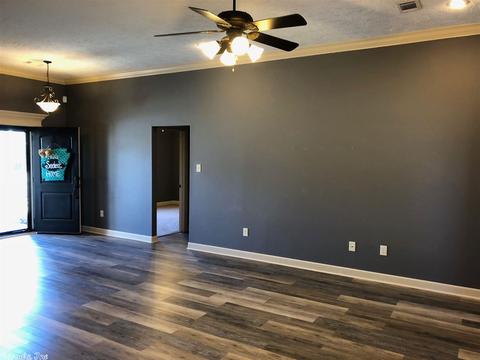 1445 Norbert Cir, Conway, AR 72034 photo 3