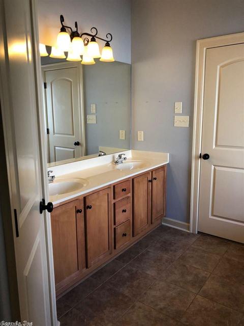 1445 Norbert Cir, Conway, AR 72034 photo 8