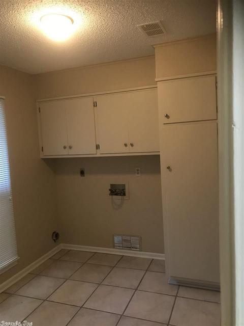 1905 Sunset Cv, Pine Bluff, AR 71603 photo 3