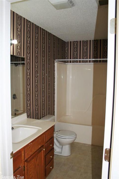 203 N Holly St, Beebe, AR 72012 photo 25