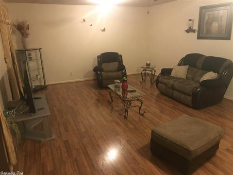 2501 Avondale Dr, Pine Bluff, AR 71603 photo 5