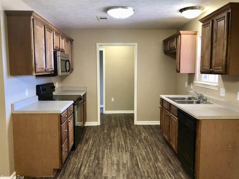 1304 Choate, Conway, AR 72032 photo 3