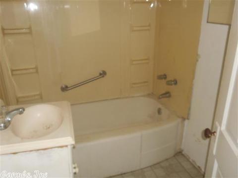 1119 W 2nd St, Pine Bluff, AR 71601 photo 8