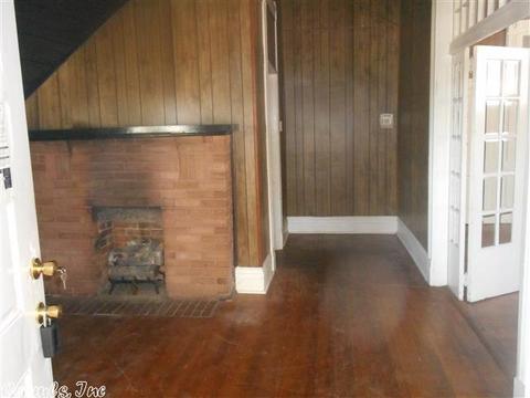 1119 W 2nd St, Pine Bluff, AR 71601 photo 2