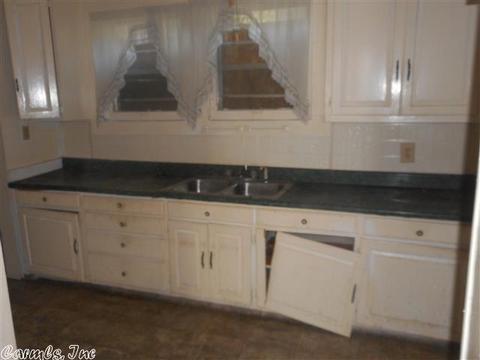 1119 W 2nd St, Pine Bluff, AR 71601 photo 6