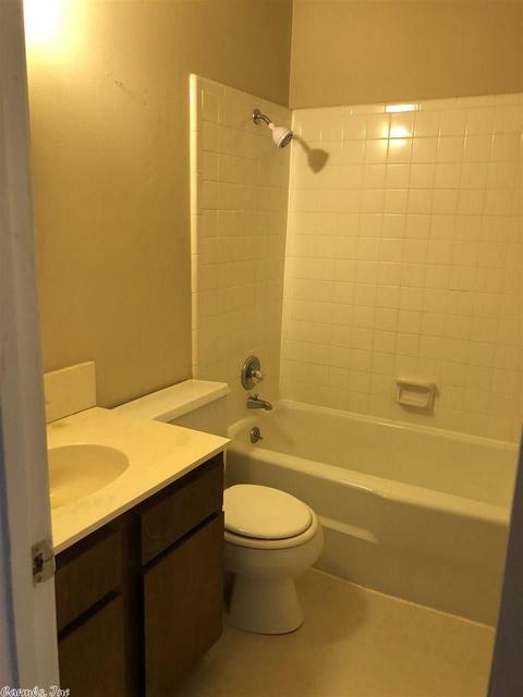 515 Greenbriar Dr, Pine Bluff, AR 71603 photo 9