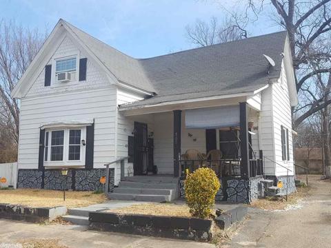 705 S Plum St, Pine Bluff, AR 71601 photo 1