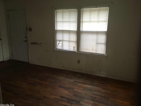 1606 W 9th Ave, Pine Bluff, AR 71603 photo 2