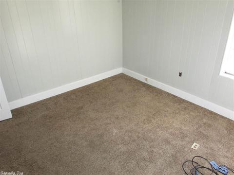 1523 Davis, Conway, AR 72034 photo 9