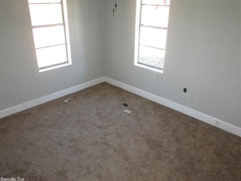 1523 Davis, Conway, AR 72034 photo 5