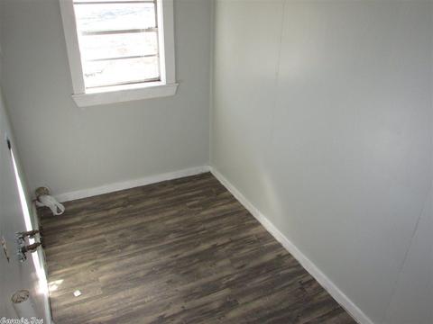 1523 Davis, Conway, AR 72034 photo 12